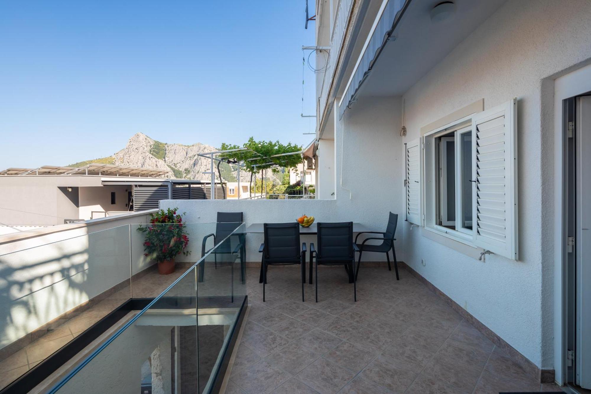 East Side Apartment Omiš Exterior foto